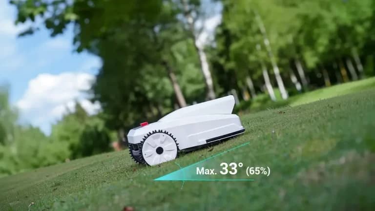 FJD FV2000 įveikia iki 33° (65 %) nuolydžius